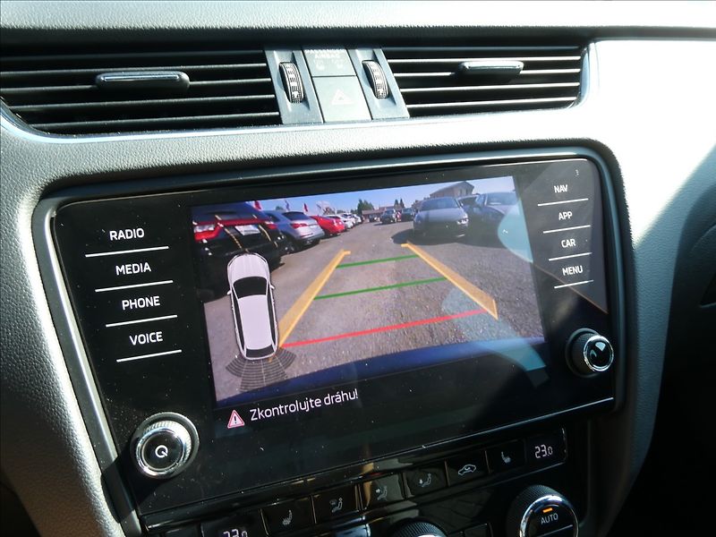Škoda Octavia 2,0 TDi 135kW RS DSG, serviska - fotka 35 z 49