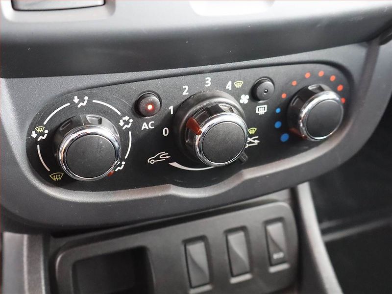 Dacia Duster (2014) 1.6 16V, LPG, Vyhř. sedaček - fotka 15 z 15