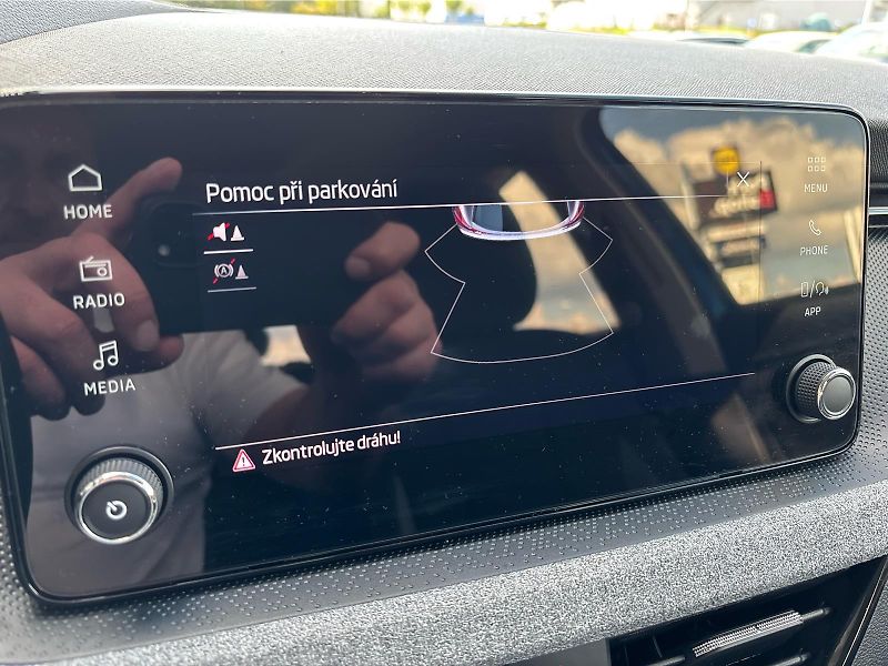 Škoda Kamiq 1.0 TSI 85 kW SELECTION - fotka 19 z 30