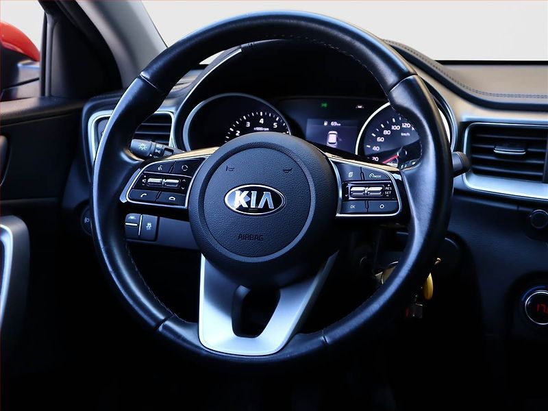 Kia Ceed (2018) 1.0 T-GDI, Serv.kniha, Navi - fotka 14 z 16