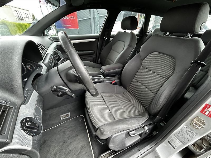 Audi A4 2,0 TDi Automat  NováSTK,Tažné - fotka 13 z 42