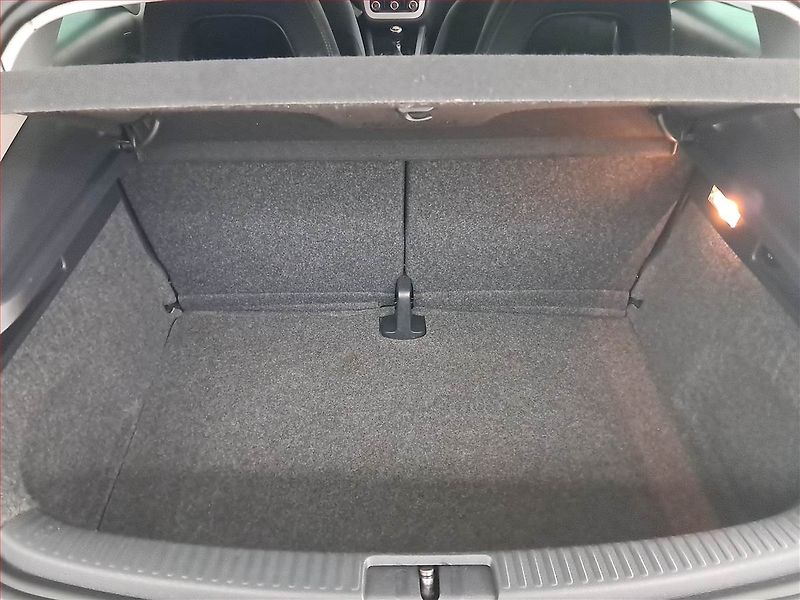 Volkswagen Scirocco (2011) 1.4 TSI, Tempomat - fotka 13 z 19