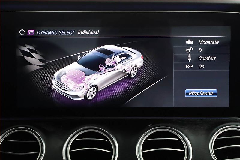 Mercedes-Benz Třídy E (2018) E 53 AMG 4MATIC+ - fotka 17 z 20