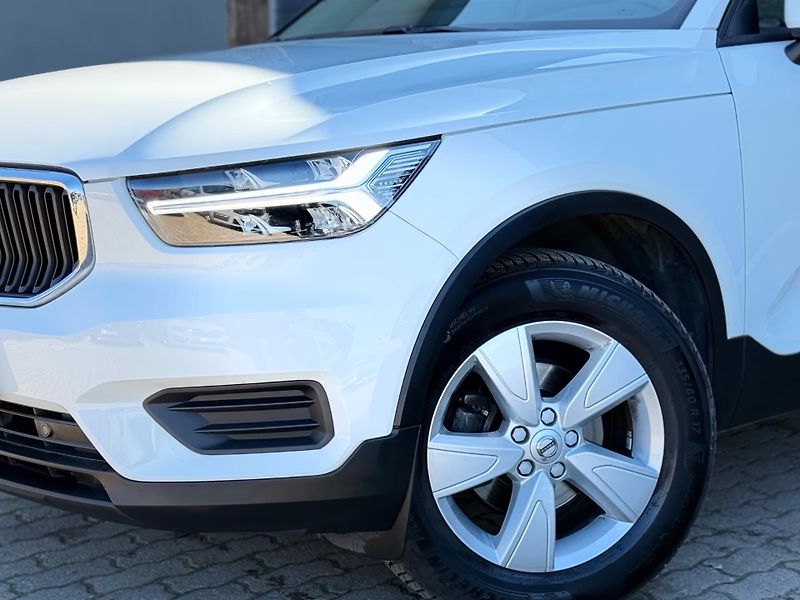 Volvo XC40 T2 Momentum Core LED Kam Asist - fotka 7 z 24