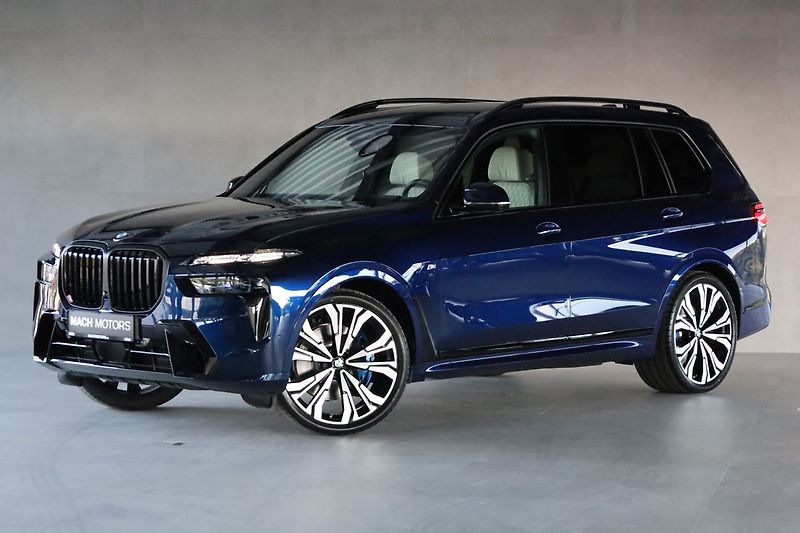 BMW X7 40d xDrive, B&W, Executive - fotka 1 z 43