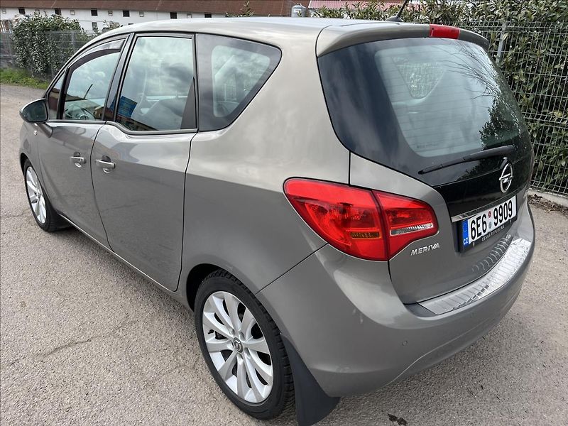 Opel Meriva 1,4 i 88KW AUTOMAT AC SERVIS - fotka 8 z 39