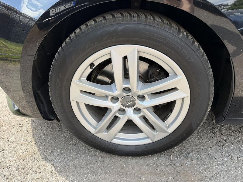 Audi A4 2.0 TDI 3x S-line - fotka 20 z 21