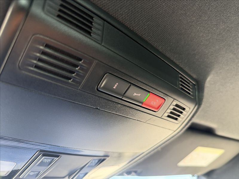 Seat Ibiza FR 70kW VIRTUAL 6tKm - fotka 19 z 35