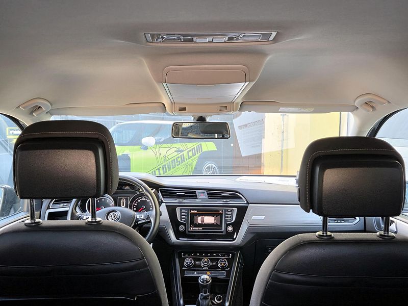 Volkswagen Touran 1,2TSi, 7míst, CEBIA   - fotka 13 z 44