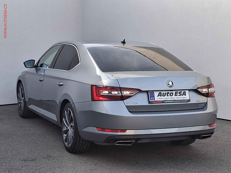 Škoda Superb (2016) 2.0TSI 4x4, ČR, DSG, navi - fotka 6 z 21