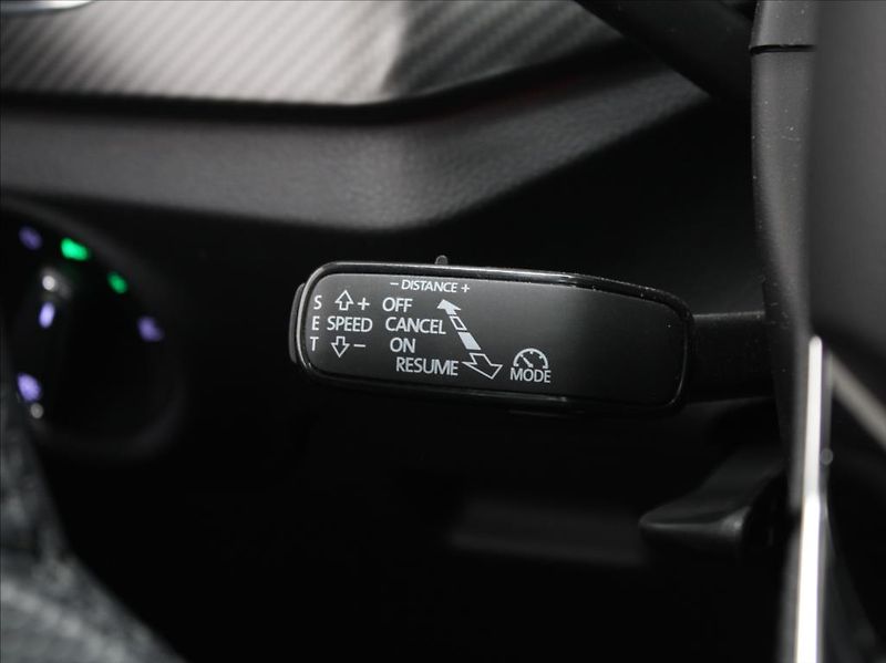 Škoda Kamiq 1,0 TSi DSG Monte C. 5L-Zár.ČR - fotka 21 z 28