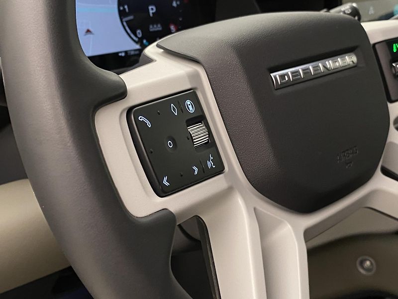 Land Rover Defender D250 X-DYNAMIC SE AWD AUT - fotka 19 z 48