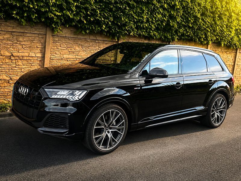 Audi Q7 (2022)  S line 55 TFSI Quattro - fotka 1 z 9