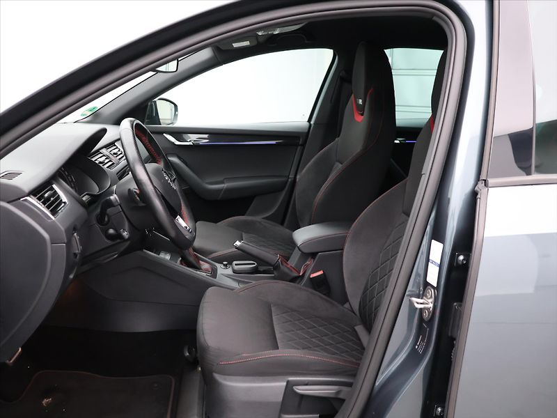 Škoda Octavia 2,0 TDI 135kW RS DSG 1.Maj. - fotka 11 z 34