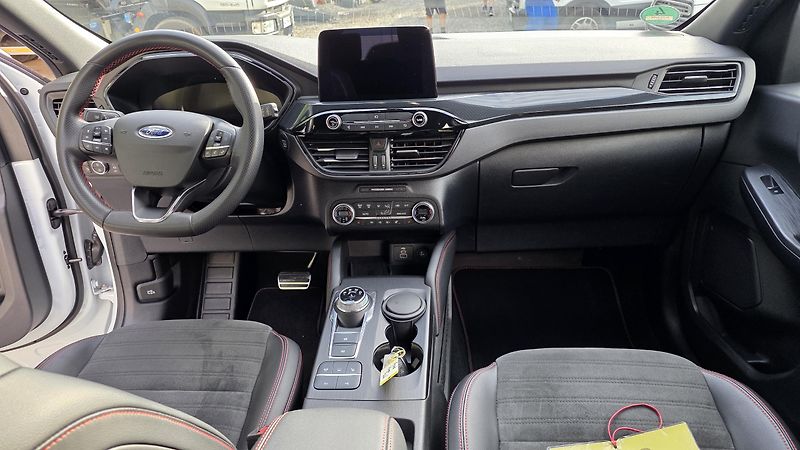 Ford Kuga (2022) 2.5i PHEV 165kW Titanium AT TZ - fotka 17 z 49