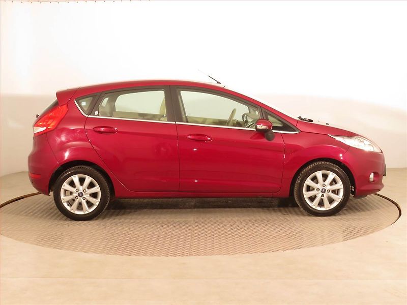 Ford Fiesta (2010) 1.4, Automat, Tempomat - fotka 6 z 16