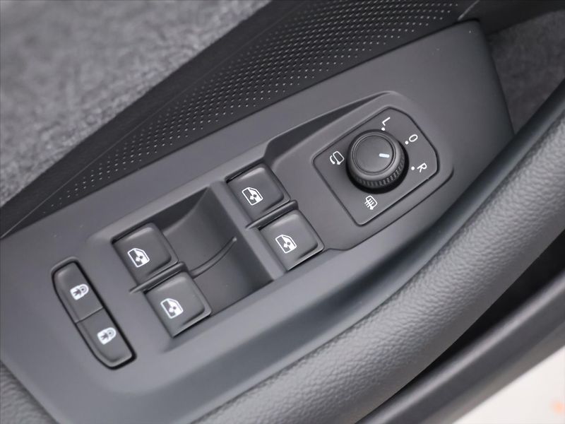 Škoda Superb 2,0 TSI 110KW SELECTION DPH - fotka 16 z 38