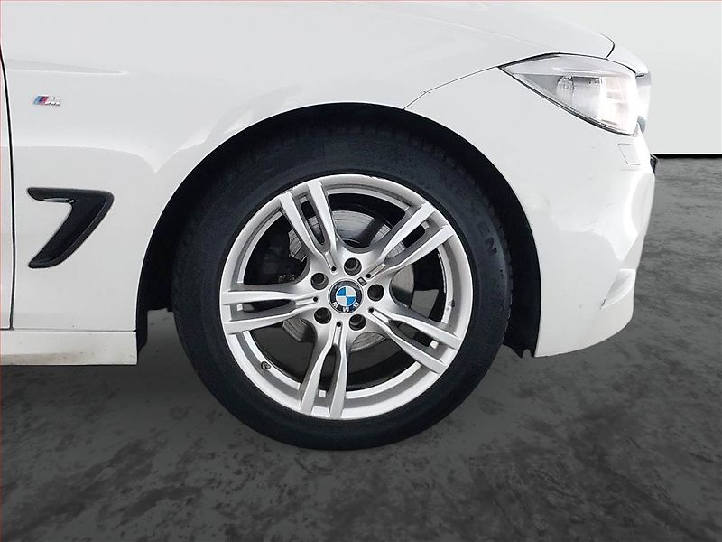 BMW Řada 3 (2015) 320d xDrive GT, 4X4, Automat - fotka 15 z 18