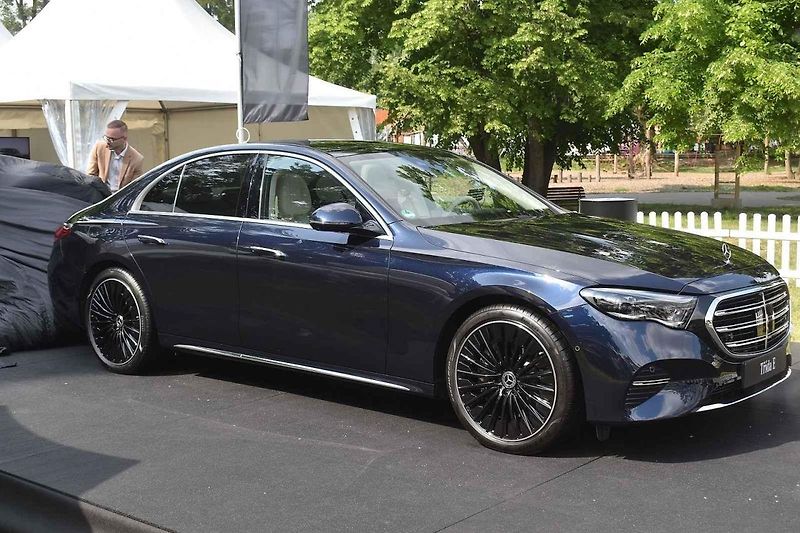 V případě Mustangu zatím nejsou známé výkonové parametry a ani cena