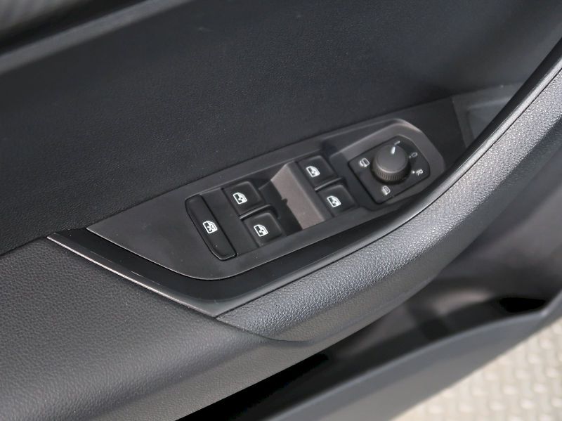 Škoda Karoq (2021) SPORTLINE 2.0TDI 110KW 4x4 DSG - fotka 39 z 43