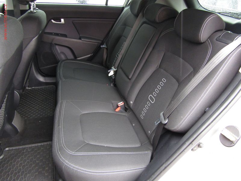 Kia Sportage (2015) 1.7CRDi, ČR, AC, park. kamera - fotka 10 z 23