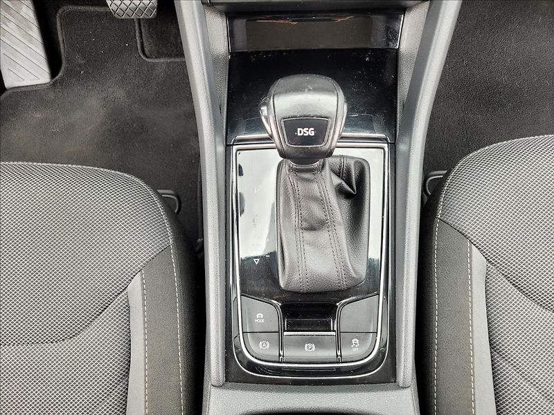 Škoda Kodiaq 1,5 TSI,DSG,7míst,navi,výhřev - fotka 36 z 50