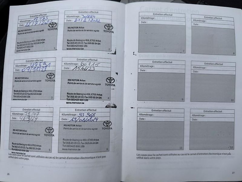 Toyota Yaris 1.5i 82 kW navi. serviska - fotka 19 z 21