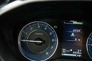 Na elektřinu zvládne auto ujet jen pár stovek metrů