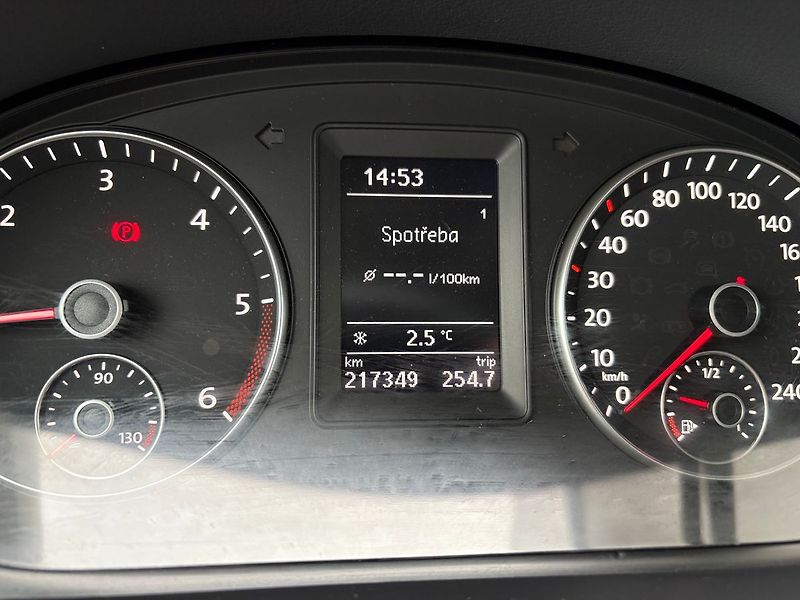 Volkswagen Touran 1.6TDI, 77kW, Tažné - fotka 9 z 28