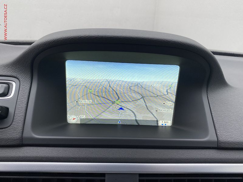 Volvo V70 (2015) 2.0 D4, Bixen, navi, kůže - fotka 18 z 20