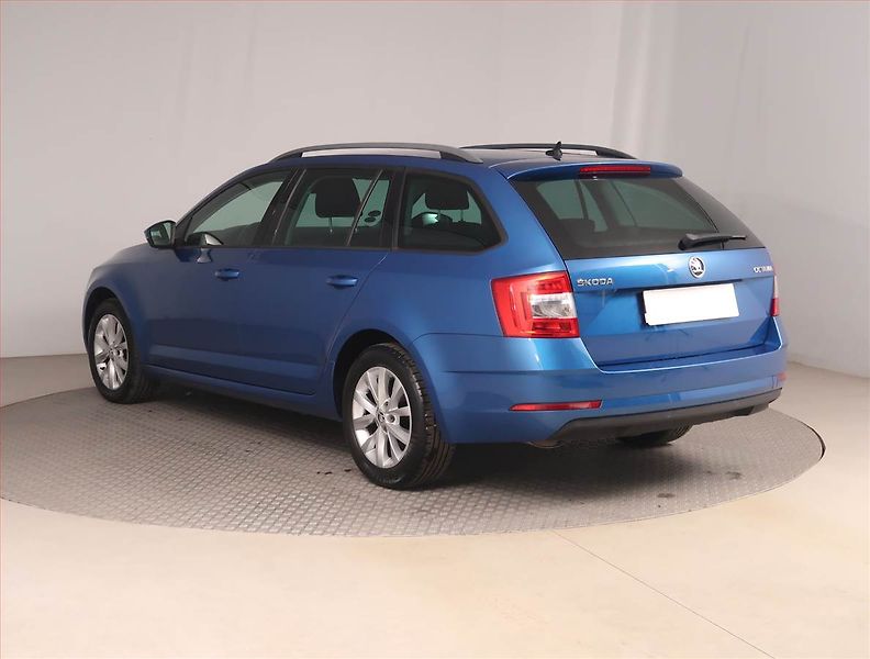 Škoda Octavia (2018) 1.4 TSI, Navi, Tempomat - fotka 4 z 18