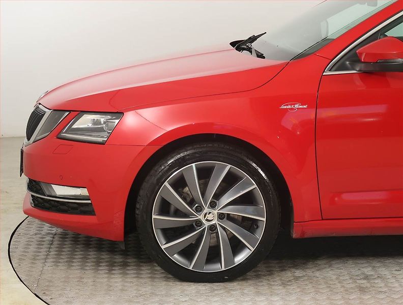 Škoda Octavia (2019) Laurin&Klement 2.0 TDI, 4X4 - fotka 15 z 30