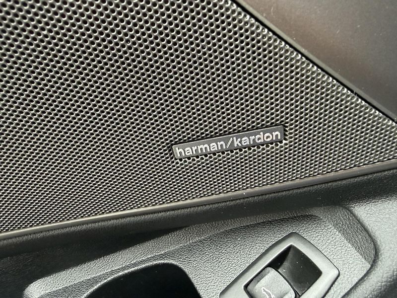 BMW Řada 3 (2023) M340i 275kW XDRIVE HUD PANORAM - fotka 40 z 53