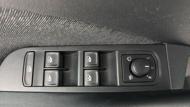 Škoda Kamiq 1.5 TSI DSG Style - fotka 21 z 28