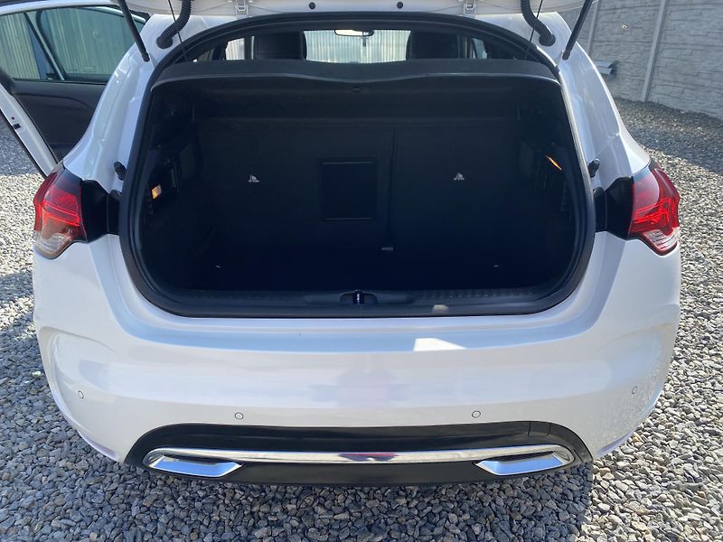 Citroën DS4 1.6i 16V 120PS EXCLUSIVE TOP!! - fotka 111 z 160