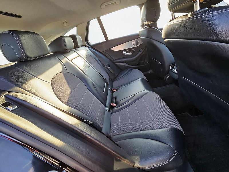 Mercedes-Benz Třídy C (2016) C220D 125kW 4MATIC 7G AIRMATIC - fotka 44 z 50
