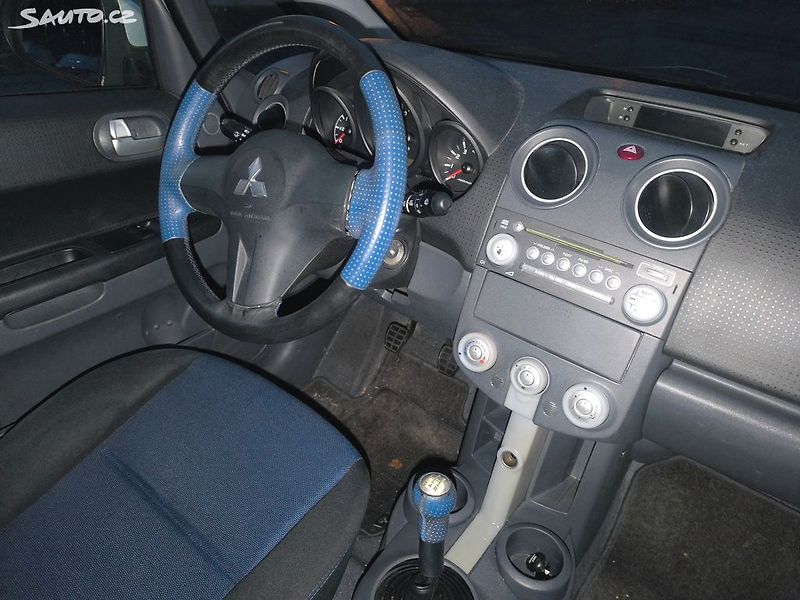 Mitsubishi Colt 1,3 70KW,PĚKNÝ,140TKM,SERVISKA - fotka 10 z 19