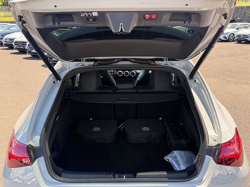 Mercedes-Benz CLA e Shooting Brake s hybridní te - fotka 13 z 37