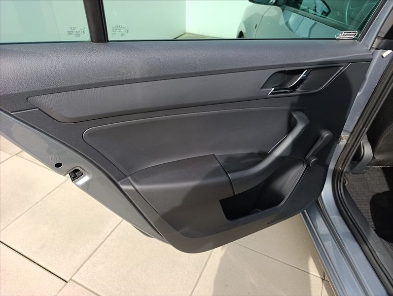Škoda Rapid 1,2 TSi Aut.klima Navigace - fotka 19 z 38