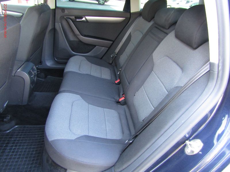 Volkswagen Passat (2013) 1.6TDi, AC, tempo, park.asist - fotka 10 z 16
