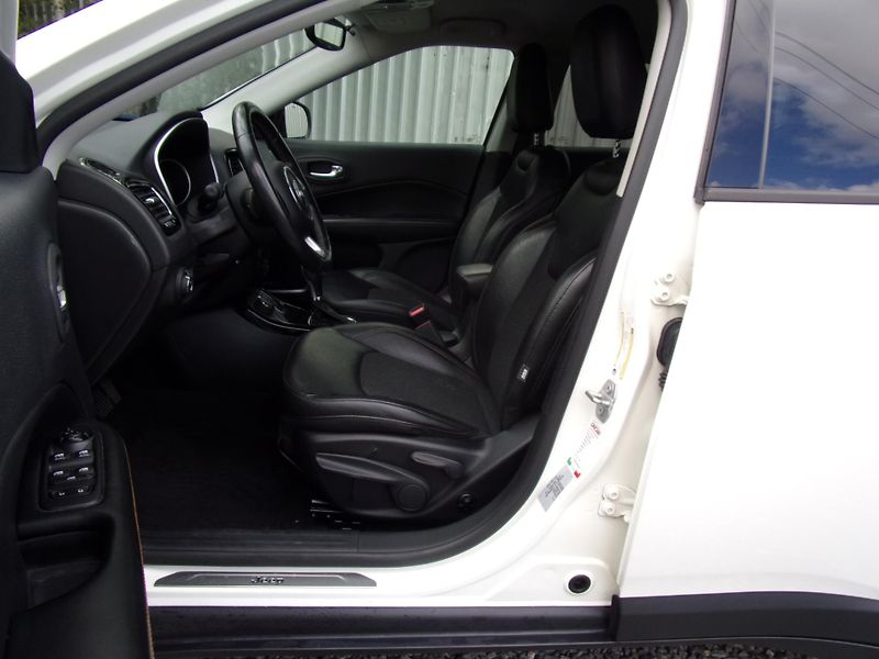 Jeep Compass  2.0M-Jet4X4 LONGITUDE 85000KM - fotka 9 z 26