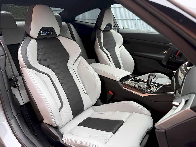 BMW M4 Competition xDrive FCL Indiv. - fotka 41 z 44