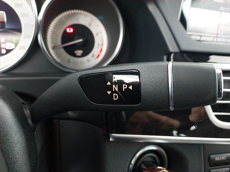 Mercedes-Benz Třídy E (2014) E 250, Automat, Kůže, Navi - fotka 13 z 20