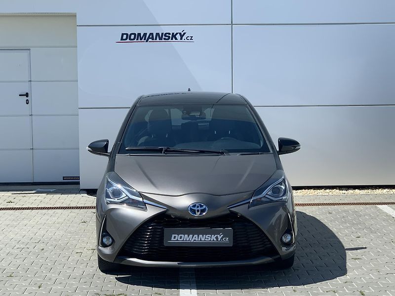 Toyota Yaris SELECTION 1,5 HYBRID 74kW AT - fotka 8 z 26