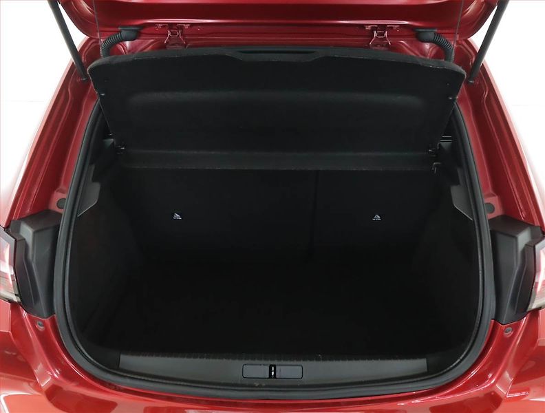 Peugeot 208 (2020) 50 kWh, SoH 95%, Automat - fotka 14 z 18