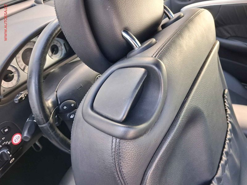 Mercedes-Benz CLK (2006) 3.5 V6, 1.maj, AT, bixe - fotka 13 z 19