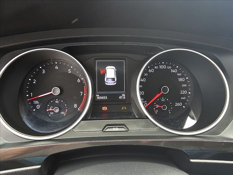 Volkswagen Tiguan 1,4 TSi 110KW COMFORTLINE - fotka 15 z 49
