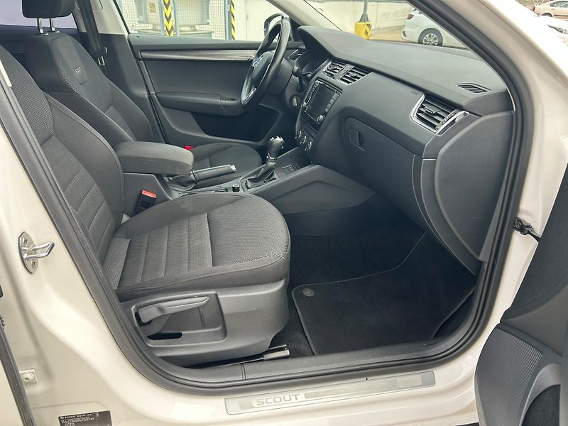 Škoda Octavia (2016) Octavia Scout 2.0TDI, DSG, 4x4 - fotka 27 z 33