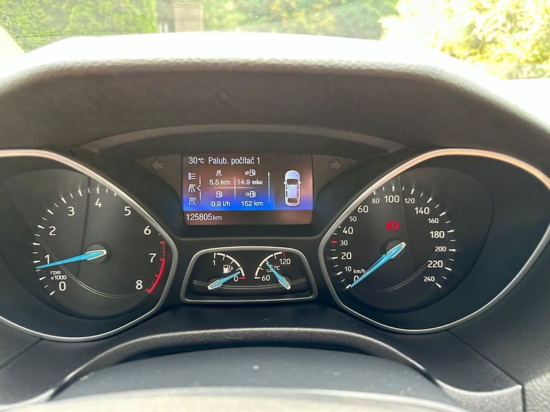 Ford Focus (2016) 1.0Ecoboost 74kw Business - fotka 22 z 25