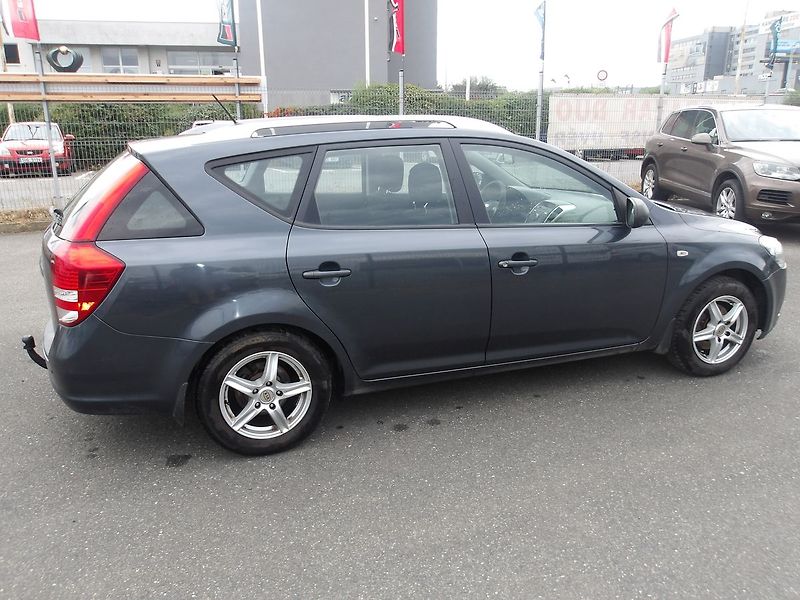 Kia Ceed 1,4i ČR ! NAJ.94000 km !!! Ser - fotka 8 z 34